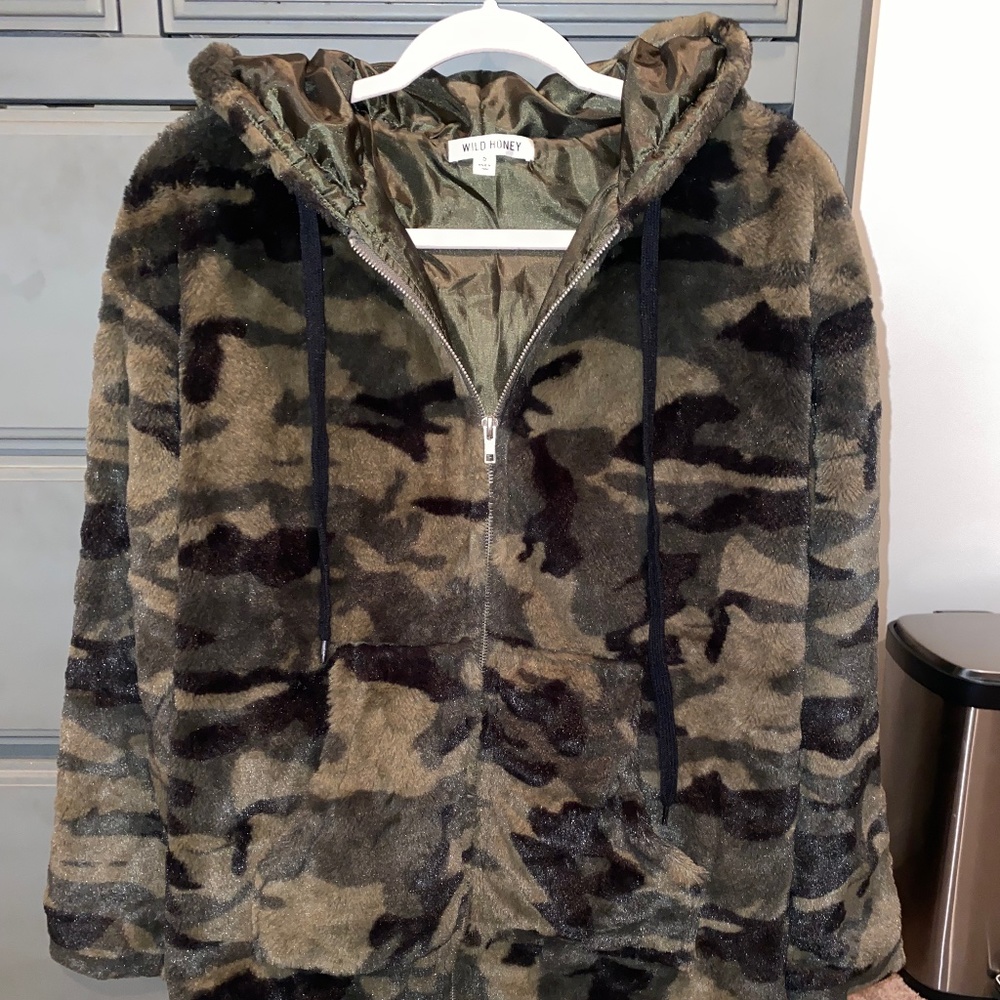CAMO WILD HONEY FAUX FUR JACKET